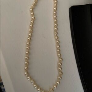 Elegant Cream Pearl Necklace vintage screw clasp